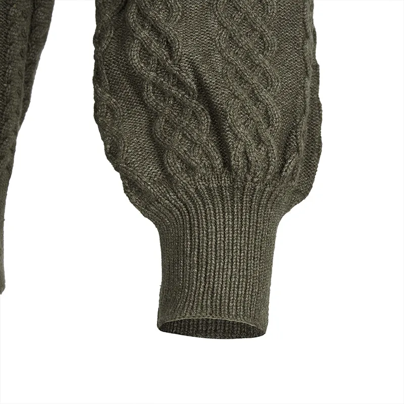 CABLE KNIT LINE SWEATER