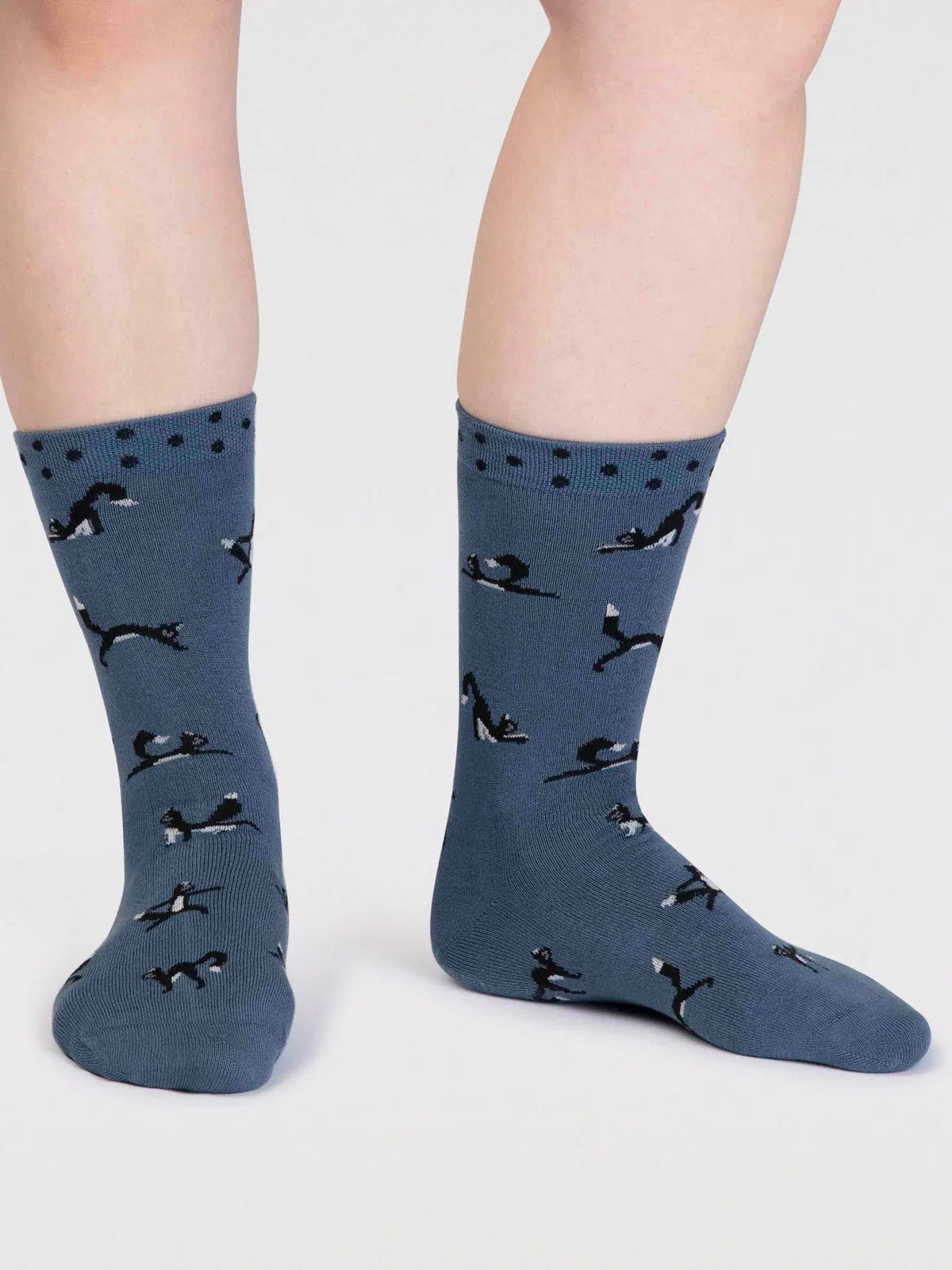 Chai Bamboo Yoga Cats Socks - Misty Blue