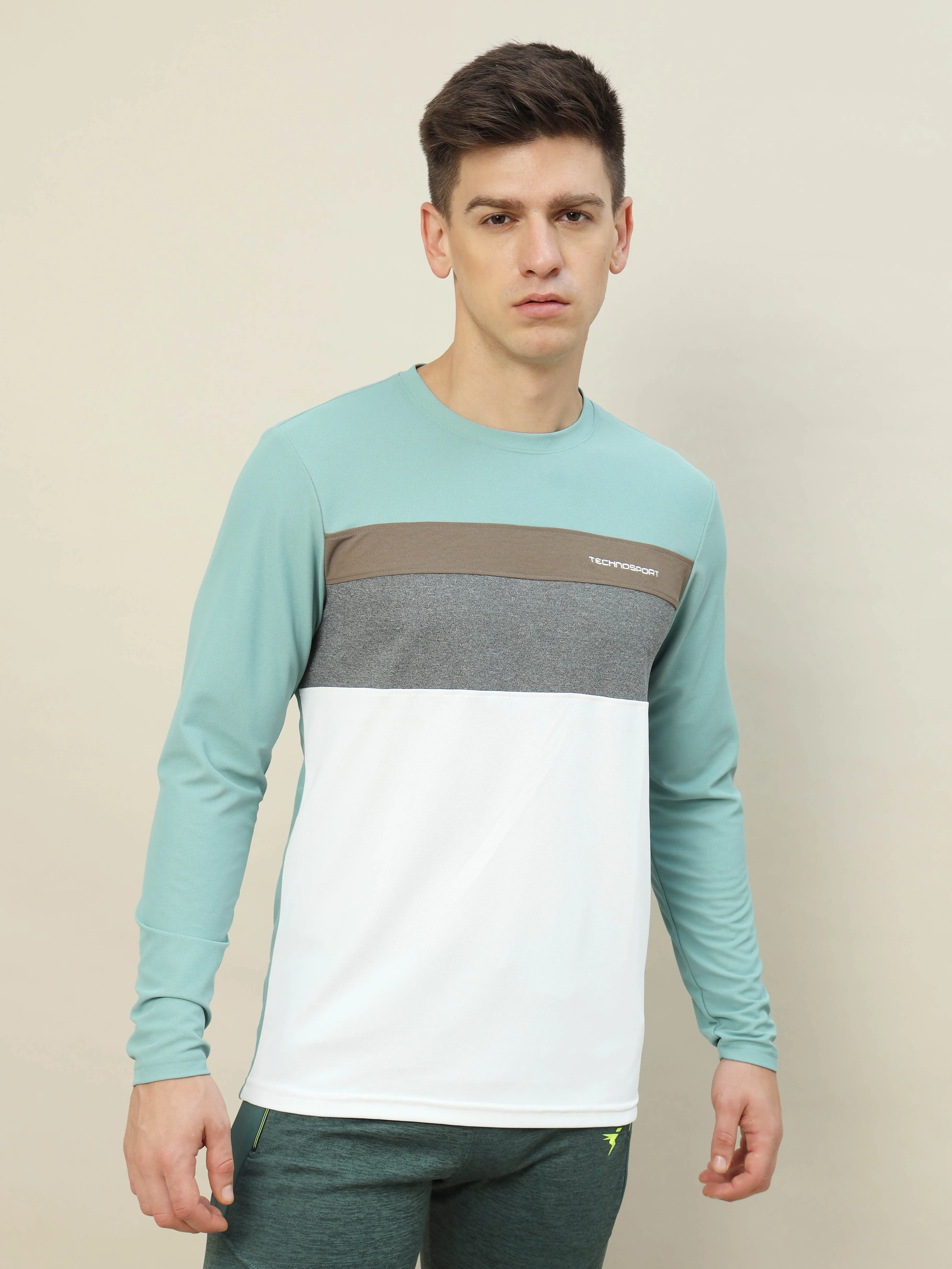 Men Colorblock Slim Fit T-shirt with MATPIQ