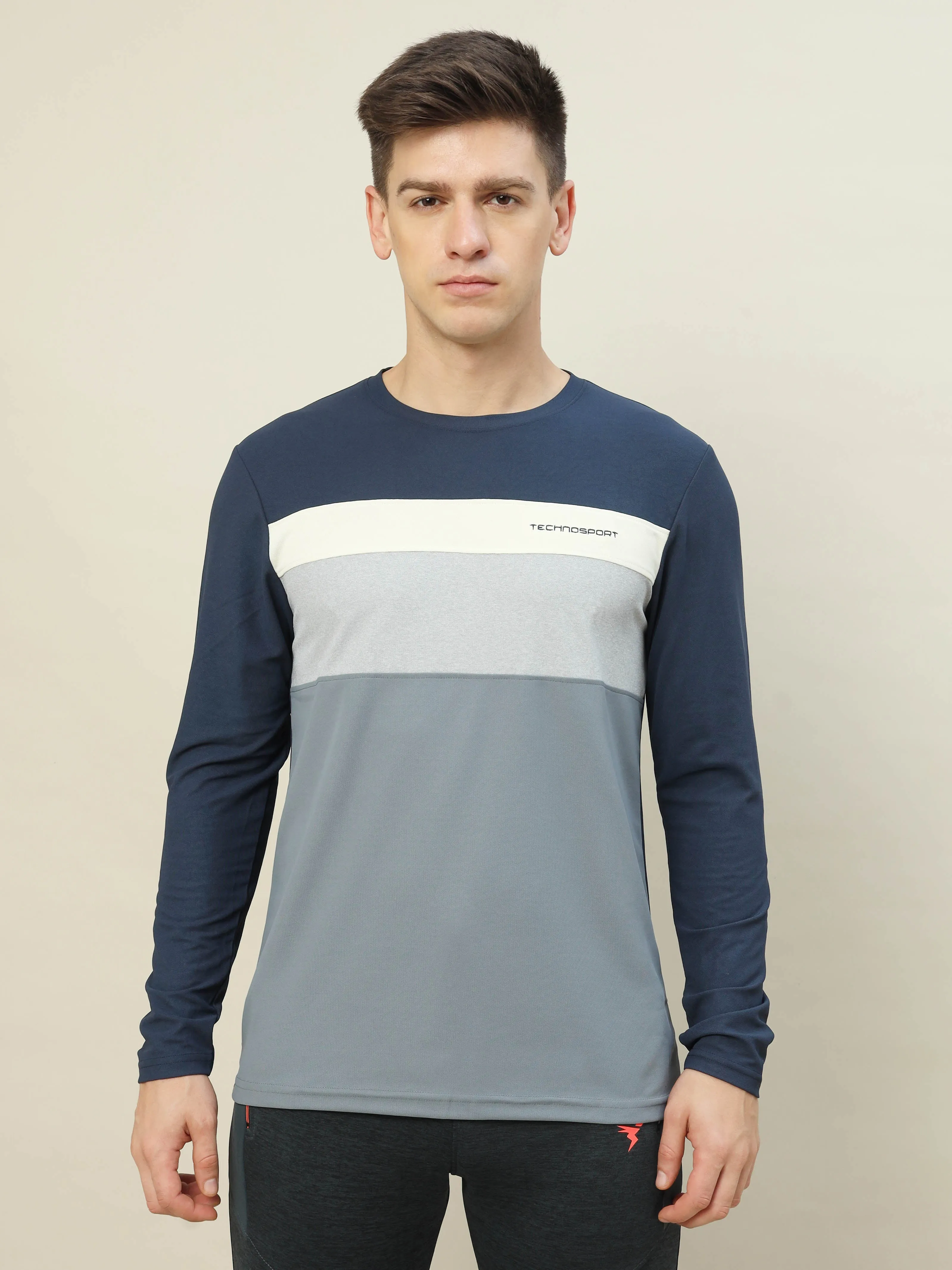 Men Colorblock Slim Fit T-shirt with MATPIQ