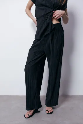 Pleated trousers