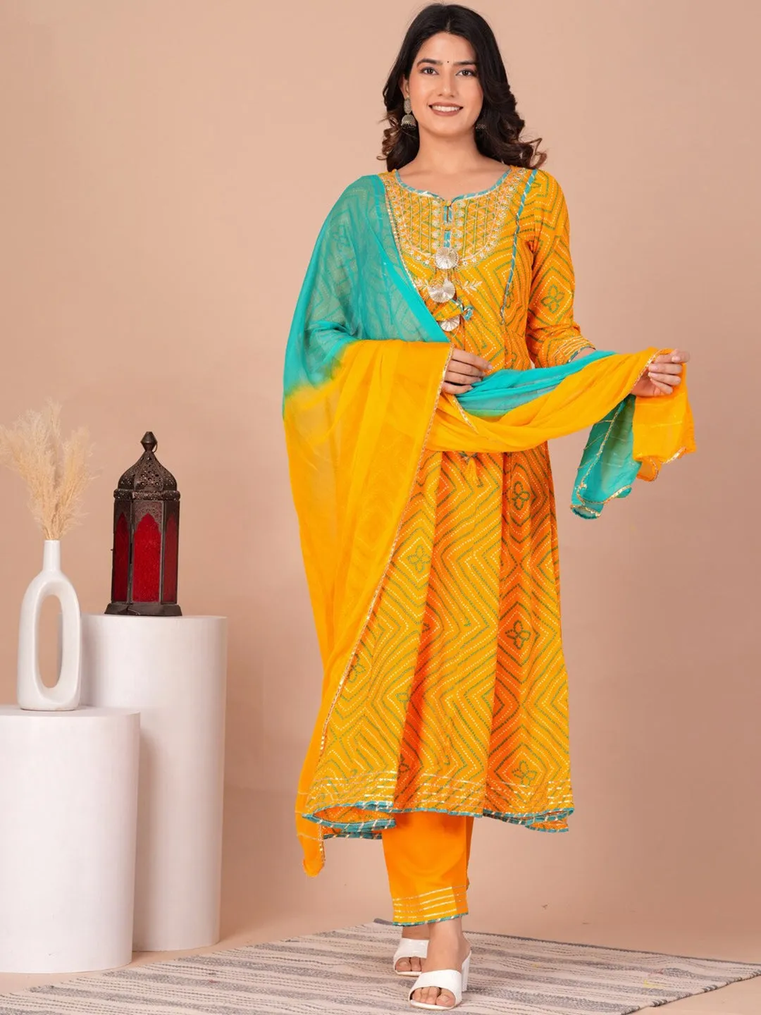 Women Bandhani Printed Regular Kurta With Palazzos & Dupatta