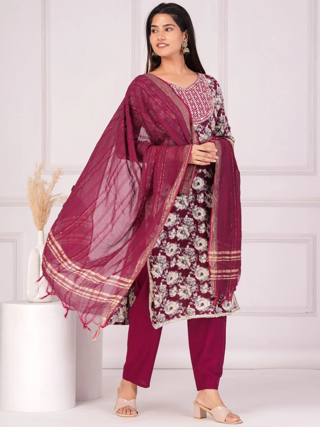 Women Floral Printed Regular Straight Kurta & Palazzos With Dupatta