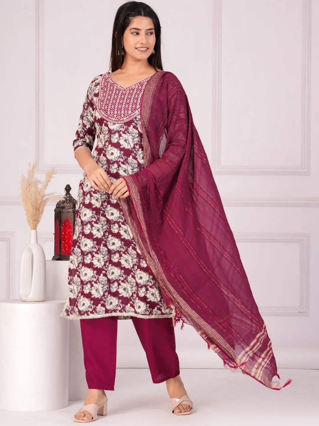 Women Floral Printed Regular Straight Kurta & Palazzos With Dupatta